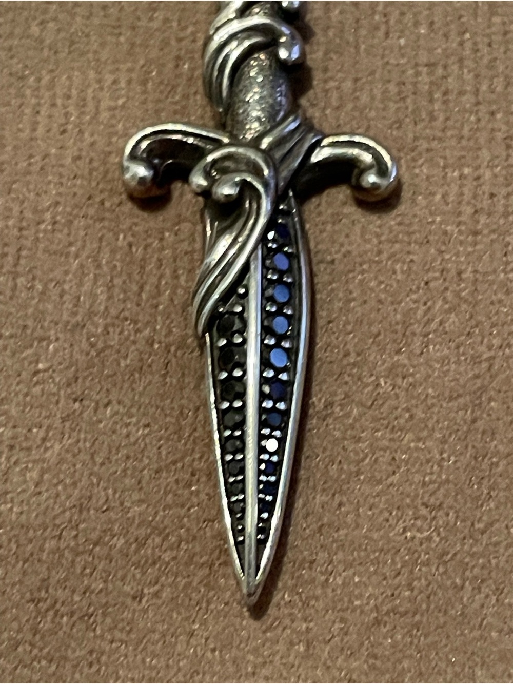 David Yurman Silver Dagger Pendant with Dark Pavé diamonds - Picture 7 of 7